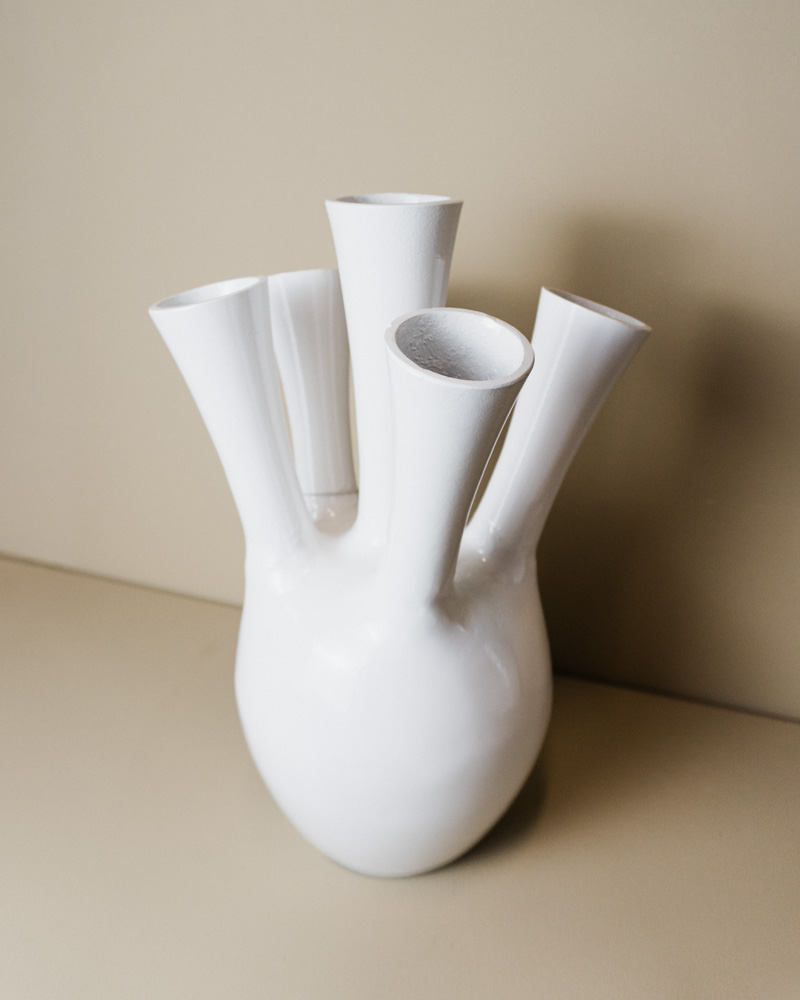Witte metalen tuitenvaas - Afbeelding 2
